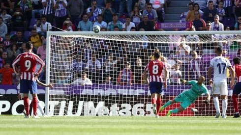 Sandro pudo poner de rodillas al Atlético Madrid, pero su penal se fue a las nubes