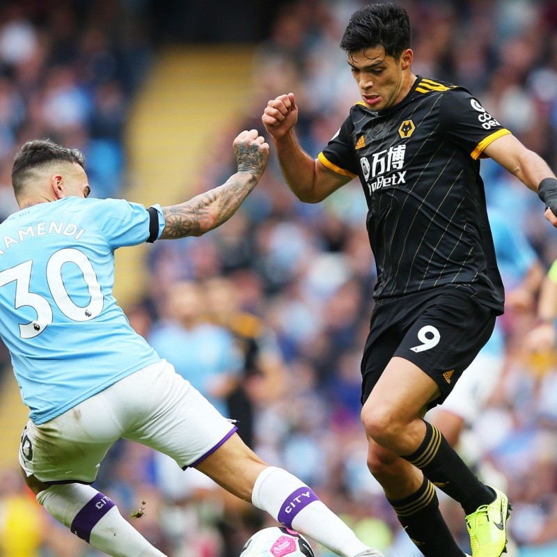 Magia de Raúl Jiménez para el gol de Wolverhampton contra Manchester City