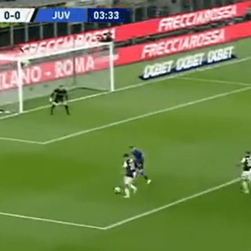 Mientras Cristiano pedía foul en mitad de cancha, Dybala le metió un golazo a Inter