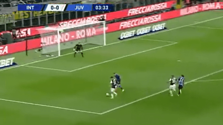 Mientras Cristiano pedía foul en mitad de cancha, Dybala le metió un golazo a Inter