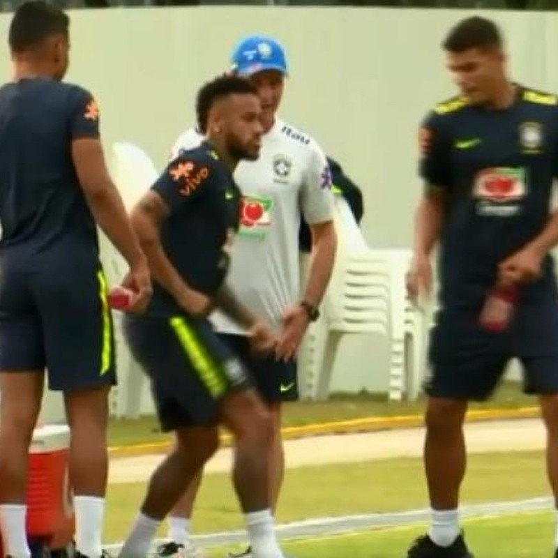 Video: Thiago Silva hizo enojar a Neymar en el entrenamiento de Brasil