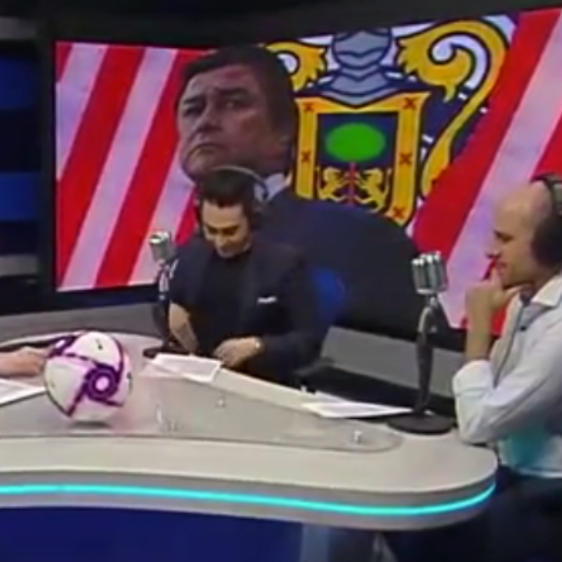 En Fox Sports extrañan los "cachetazos" de Vergara en Chivas