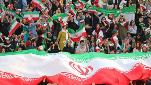 Talismanes: las mujeres fueron por primera vez a la cancha e Irán ganó 14-0