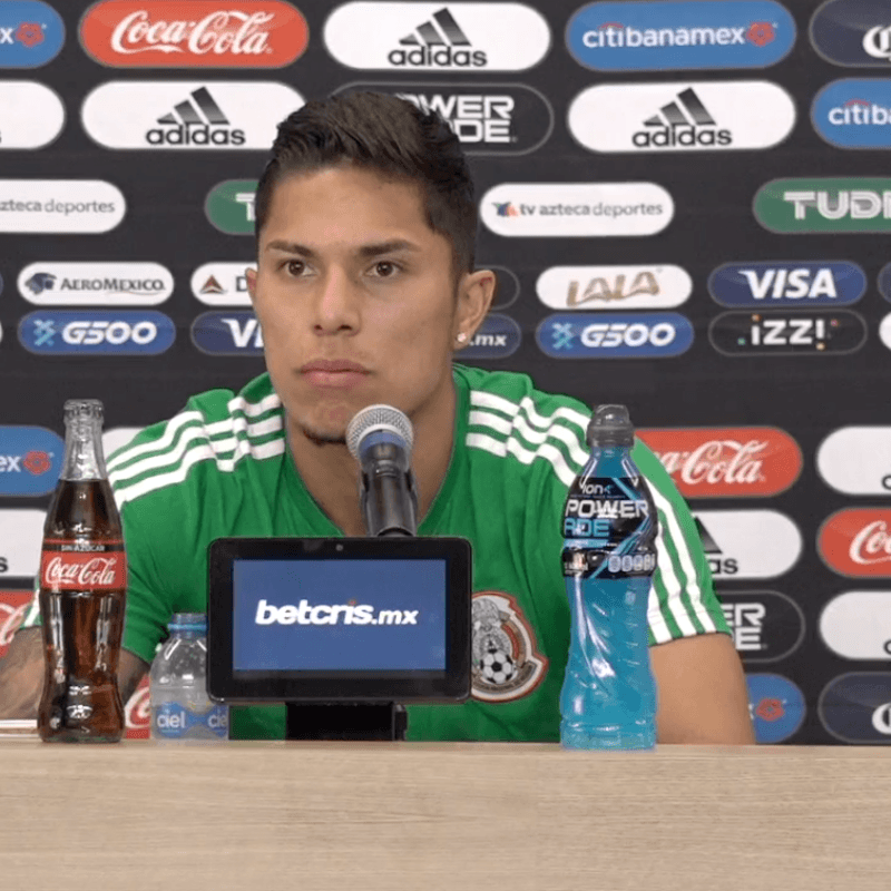 Carlos Salcedo toma la Liga de Naciones como una responsabilidad