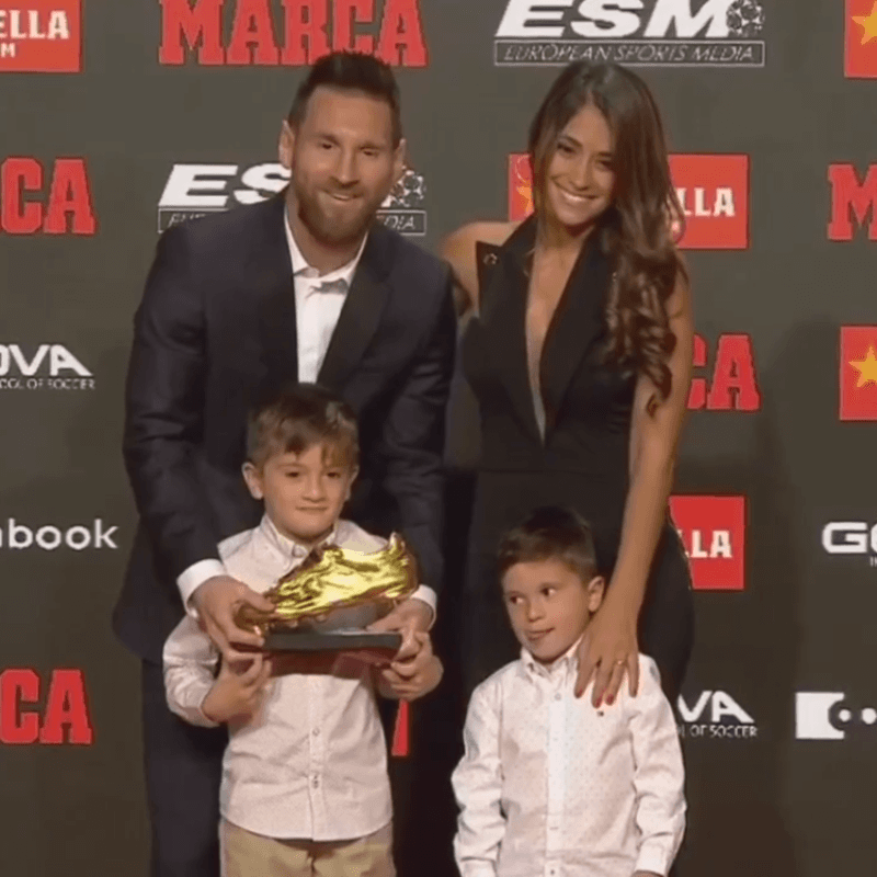 El rey de Europa: Lionel Messi recibió su sexta Bota de Oro junto a su familia