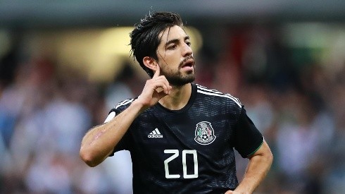 Un medio atacó a Rodolfo Pizarro por su conducta fuera de la cancha