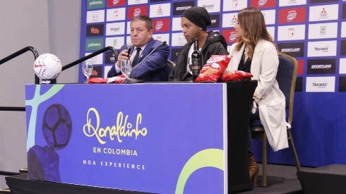 Ronaldinho aconseja a Queiroz y dice puede armar una "selección muy fuerte"