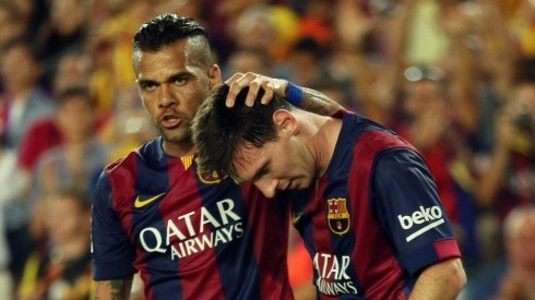 Dani Alves: "Si Messi pasa dos minutos sin tocar el balón se desconecta del juego"