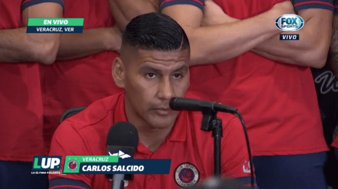 Carlos Salcido tomó la palabra en nombre del plantel.