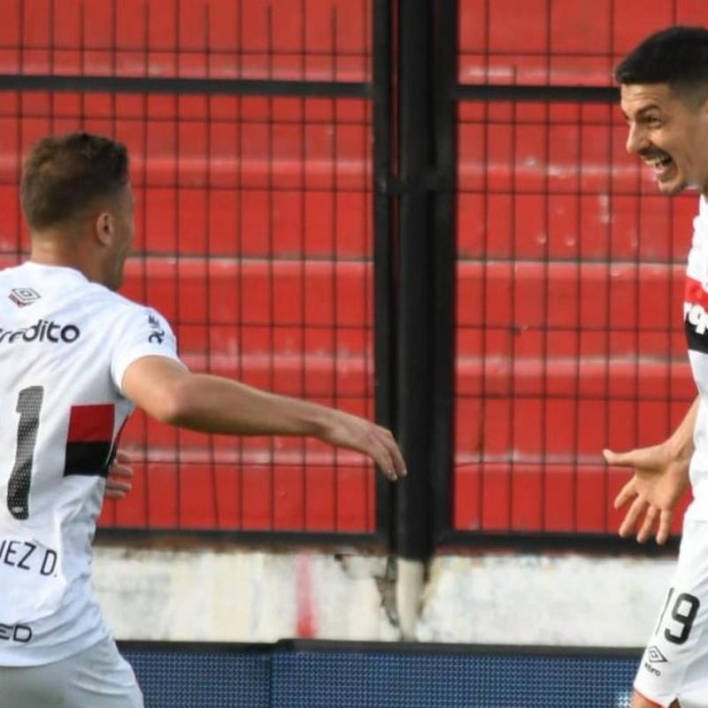 Newell's despachó a Patronato y se prendió de lleno en la lucha por el título