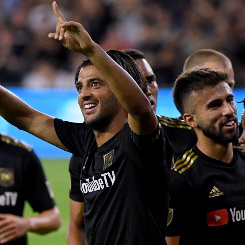 En medio de una lluvia de goles, Vela brilló en el Clásico del Tráfico y eliminó a Zlatan