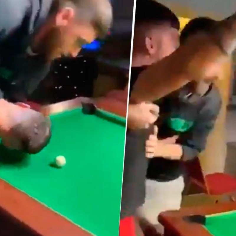 Video viral: no tenían palo para jugar al billar y se les ocurrió una solución diabólica