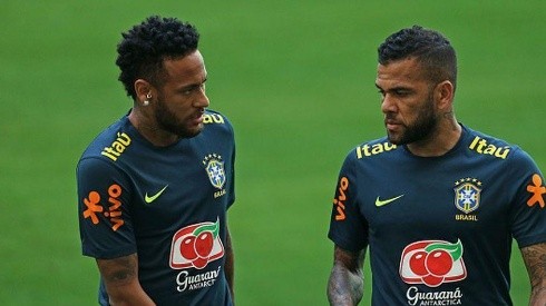 Dani Alves habló de Neymar como nunca lo escuchamos: "Es una referencia, tiene que dar la cara"