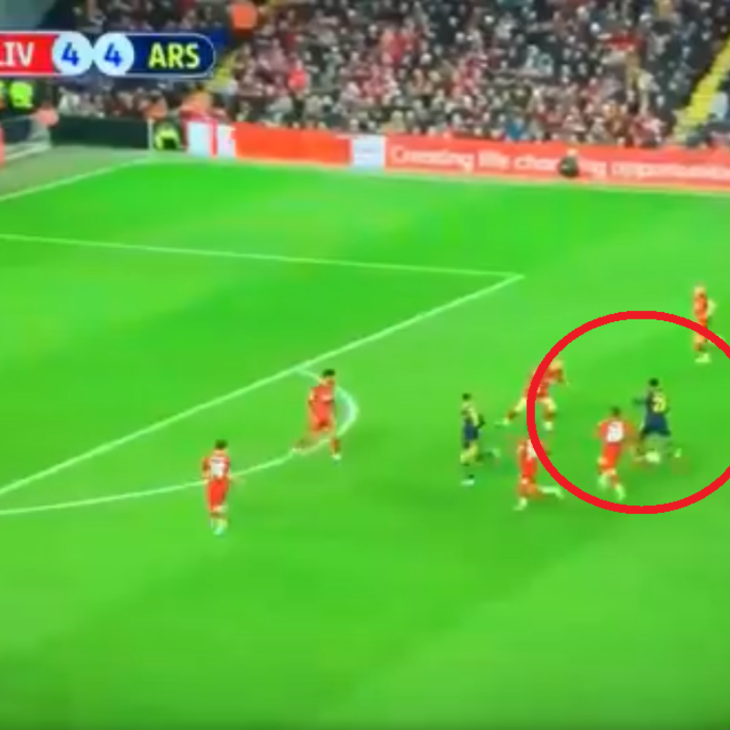 ¡Una locura! ¡Espectacular golazo para el 5-4 del Arsenal al Liverpool!