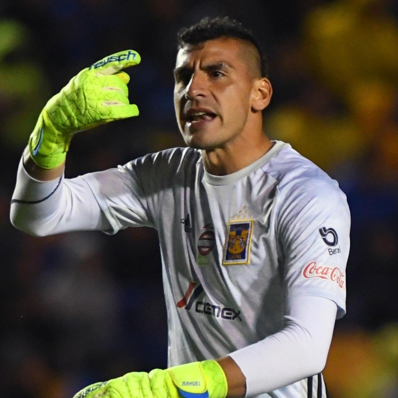 Guzmán trolleó a sus propios compañeros de Tigres junto a Sacachispas