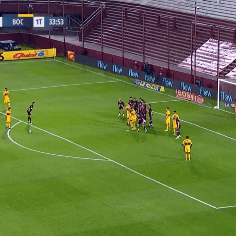 Zárate se paró a un paso de la pelota, clavó un golazo de tiro libre y se lo gritó a un hincha