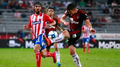 Por culpa de Vargas, Atlas perdió un partido insólito ante San Luis y está fuera de la Liguilla