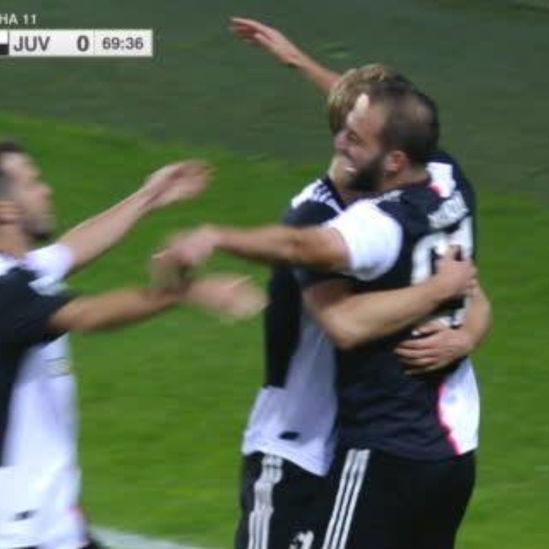 Higuaín entró y le hizo hacer a de Ligt su primer gol en Juventus