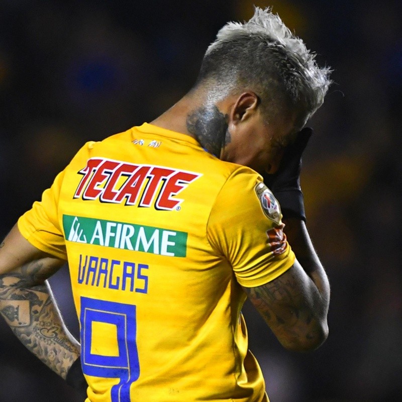 Eduardo Vargas duró sólo 20 minutos en Tigres y tiembla Chile