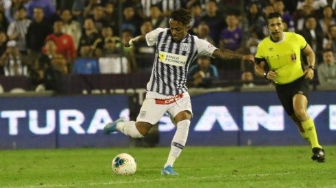 Arroé arrancó de titular en Alianza Lima.