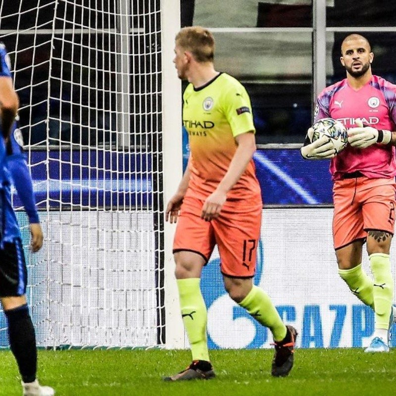 Todo muy FIFA: el City empató ante Atalanta ¡con Walker de arquero!