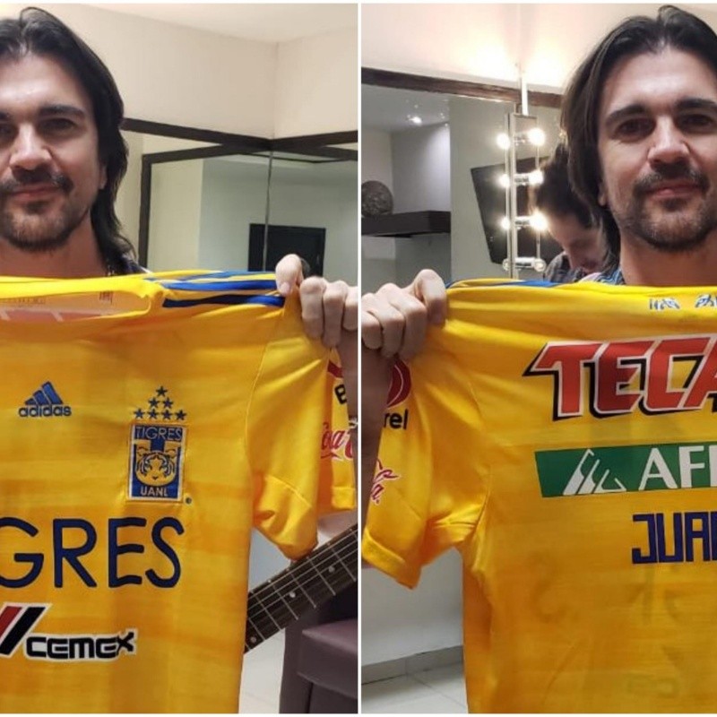 Juanes posa con playera de Tigres previo a su concierto en Monterrey