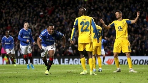 Morelos destrabó el partido y Rangers venció 2-0 al Porto en la Europa League