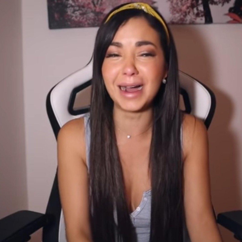 Caeli, llorando, denunció que youtubers intentaron drogarla y violarla