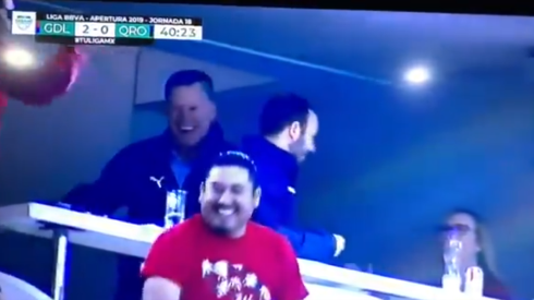 La explosión de Ricardo Peláez en el gol de Alan Pulido a Querétaro