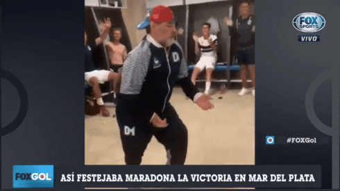 Mueva Diego: Maradona a puro baile en el vestuario de Gimnasia
