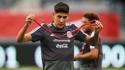 Edson Álvarez preocupó a todos y se retiró del entrenamiento.