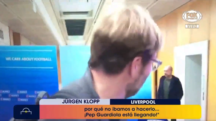 La reacción de Klopp cuando vio venir a Guardiola mientras hablaba de él