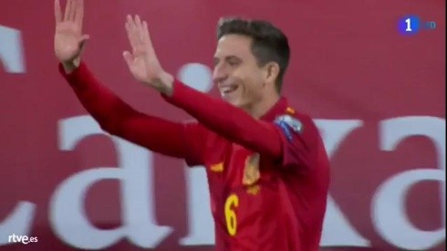 Debutó en la Selección Española ¡y al minuto hizo un gol de pecho!