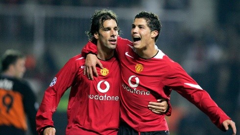 Van Nistelrooy festejando un gol con Cristiano Ronaldo.
