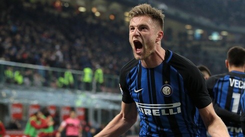 Milan Skriniar festejando un gol en Inter.