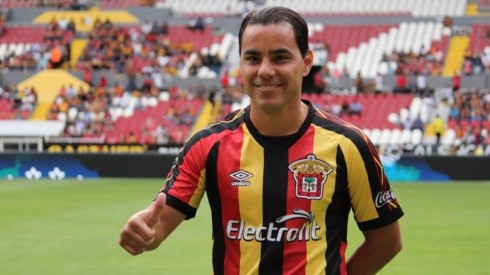 El máximo goleador de Chivas rindió un hermoso homenaje al alma de Jorge Vergara