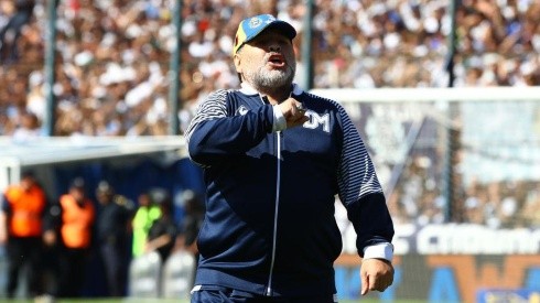 Lo confirmó Bragarnik: Maradona sigue en Gimnasia