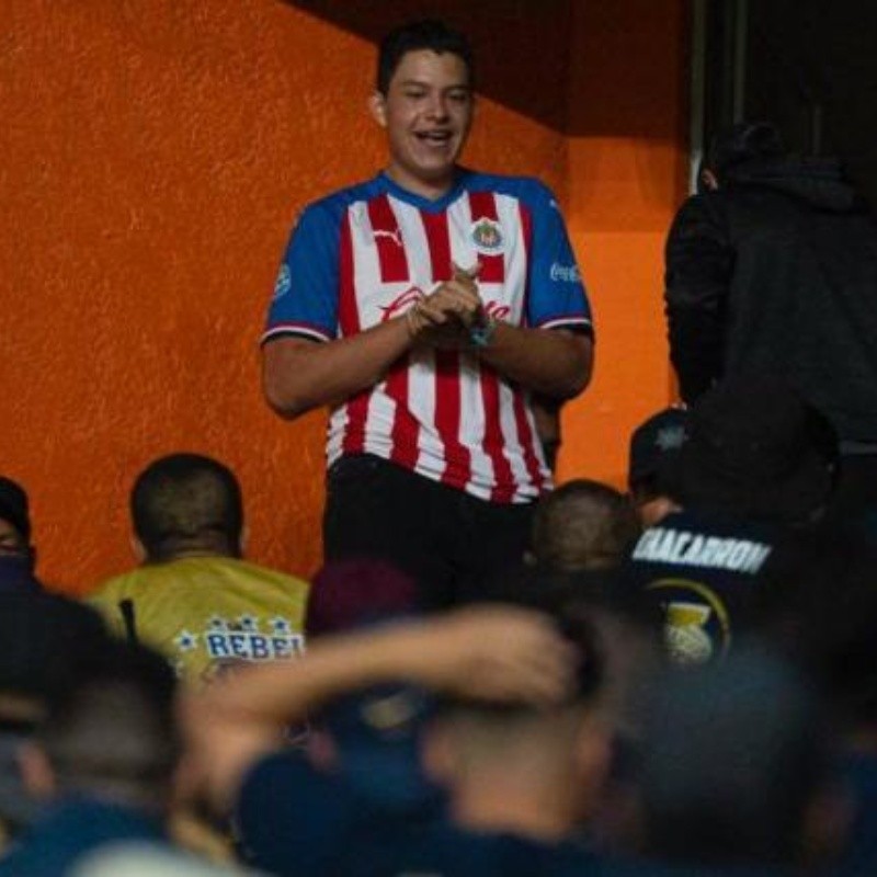 Aficionado de Chivas fue agredido por fanáticos de Pumas