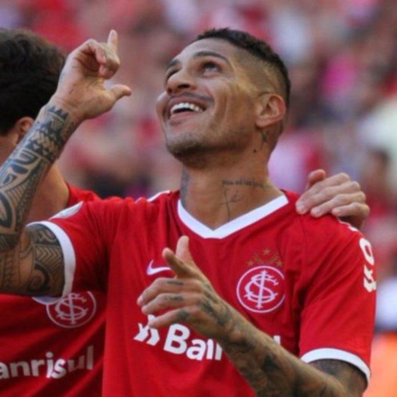 ¿Para Boca? Paolo Guerrero marcó un golazo de cabeza en el Brasileirao