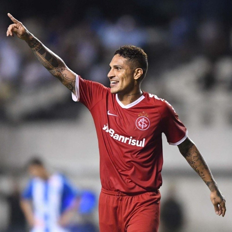 El representante de Paolo Guerrero lo acercó a Boca: "Estaría feliz"