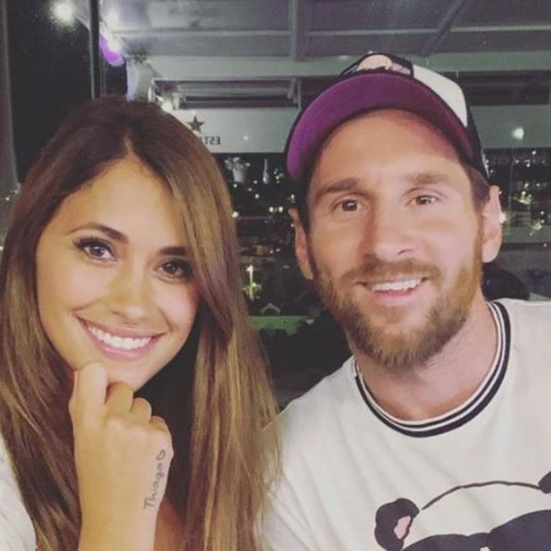 Antonela Roccuzzo subió foto casual y la mujer de Suárez se lo dijo todo con un emoji