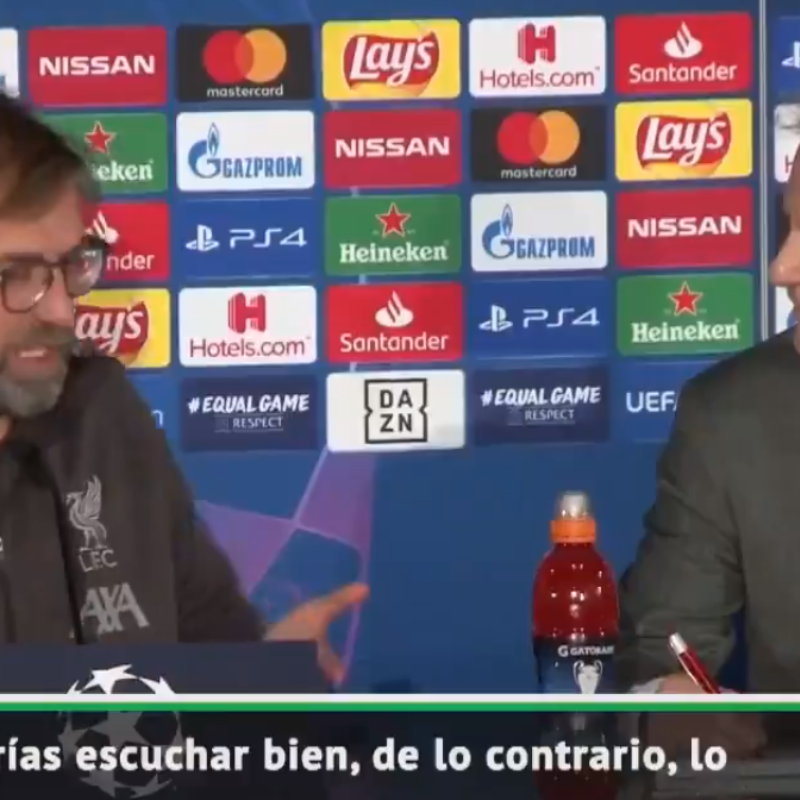 Hicieron enojar a Klopp: tremendo reto en vivo a un traductor