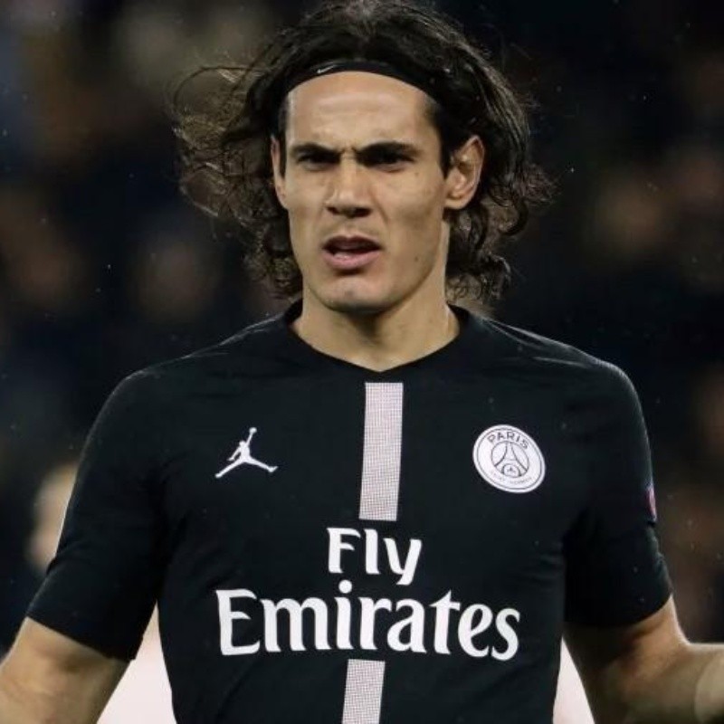 France Football no anduvo con vueltas y aseguró que Cavani se va del PSG