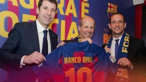 Barcelona firma parceria com banco brasileiro