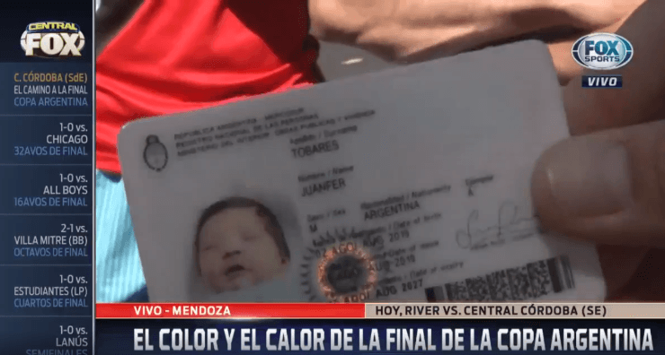Las pruebas son claras: además de tener un gran nombre, Juanfer salió muy bien en la foto del documento. Foto: captura