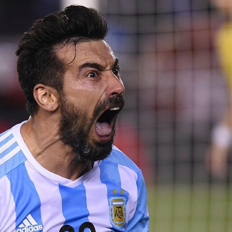 El emoji pícaro que eligió la Selección Argentina para despedir a Lavezzi