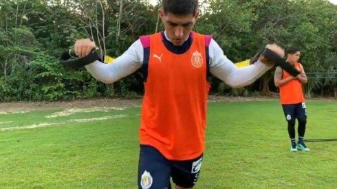 Con esta joya de gol se estrenó Víctor Guzmán en el entrenamiento