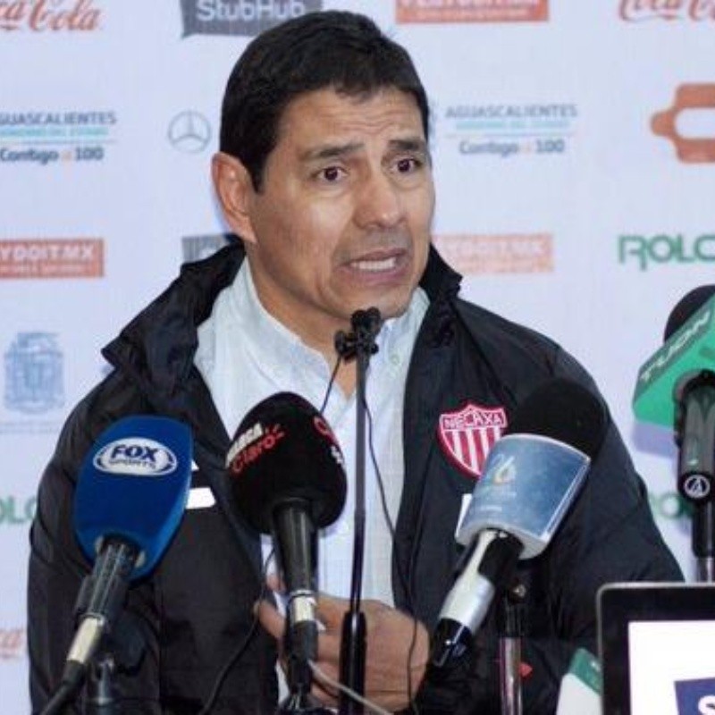 Necaxa presenta a Alfonso Sosa como su nuevo entrenador