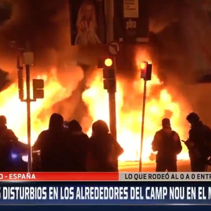 Mientras se jugaba el Clásico, las calles de Barcelona fueron un infierno