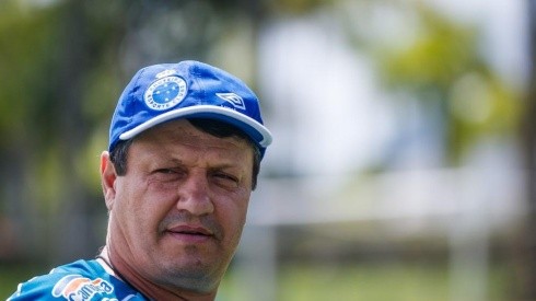 Vice do Cruzeiro define 3 contratações como prioridade de Adilson: “Acionamos os empresários”